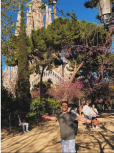 Veja o depoimento do nosso estudante que fez o program semestral universitário na Eu Business School, em Barcelona, Espanha.