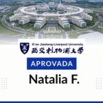 Da China aos Estados Unidos. De Londres a Milão. Do Cinema à Sustentabilidade. Muitas vezes, o sonho do mestrado internacional esbarra na dúvida: "Será que o meu curso é muito específico?" ou "Como vou competir com candidatos do mundo todo?". As aprovações recentes da NM respondem a essa pergunta com resultados reais: 🌏 Natalia F. na Xi'an Jiaotong-Liverpool University (MA International Relations) - China Por trás de cada "Approved", existe uma estratégia invisível. A assessoria da NM não é apenas sobre burocracia ou envio de documentos. Nós atuamos onde o jogo é decidido: ✅ Mentoria de Essays: Transformamos sua história em uma narrativa que os comitês de elite querem ler. ✅ Curadoria de Portfólios: Orientação técnica para áreas criativas (como Arquitetura e Artes). ✅ Cartas de Recomendação: Alinhamento estratégico com seus recomendadores. ✅ Preparação para Entrevistas: Simulações reais para você falar com confiança e propriedade. Não importa o que você quer estudar ou onde quer chegar. Se existe uma vaga no mundo para o seu talento, nós ajudamos você a conquistá-la.